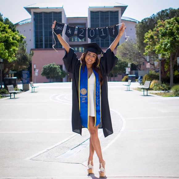 Meet your Posher, Thalia - Picture 1 of 1